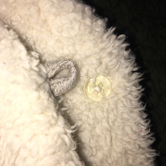 Fuzzy teddy bear vest 🥰 - Picture 6 of 6